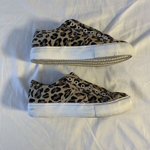 Like New Adokoo Leopard Print‎ Women's Canvas Sneakers Size:7 Women's